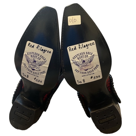 NWOB - Black Embroidered Cowboy Boots - woman’s size 8 - Picture 4 of 7